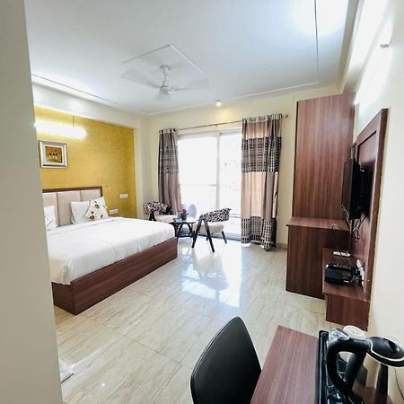 Hotel The Luxe 18 - Golf Course Road Gurgaon Exteriör bild