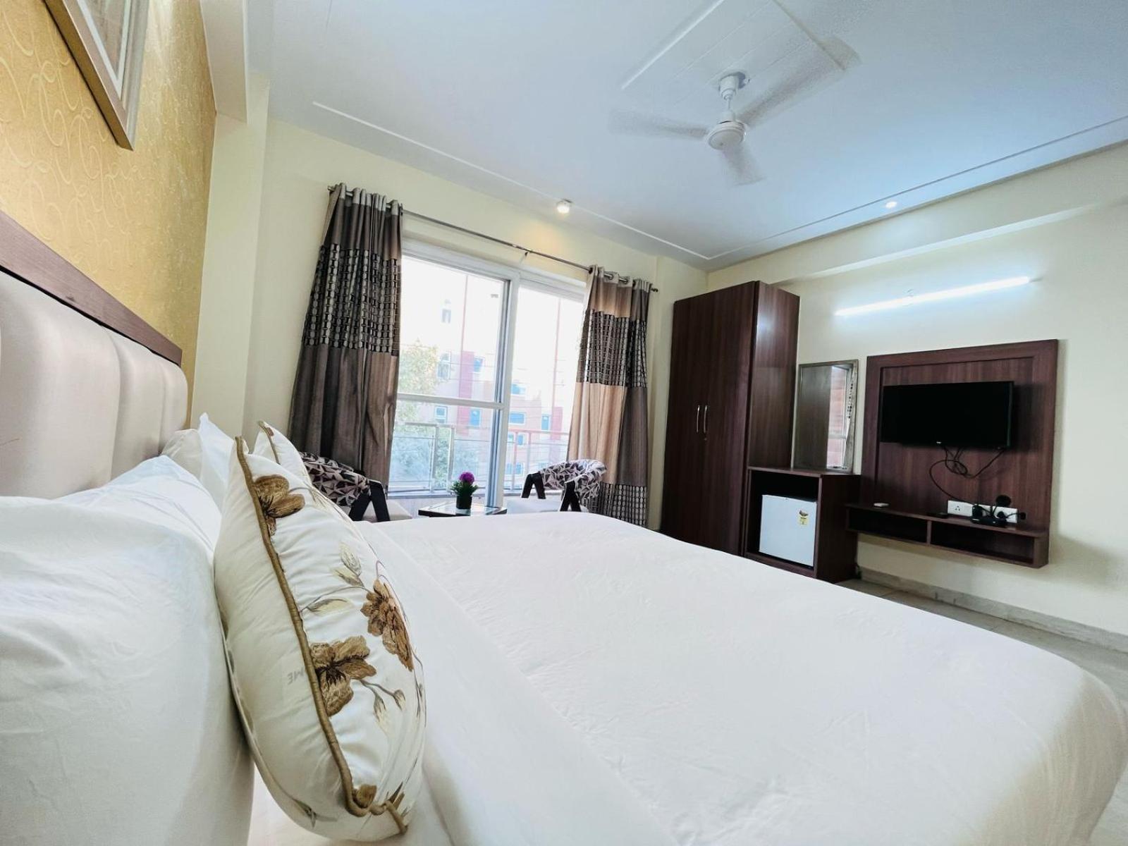 Hotel The Luxe 18 - Golf Course Road Gurgaon Exteriör bild