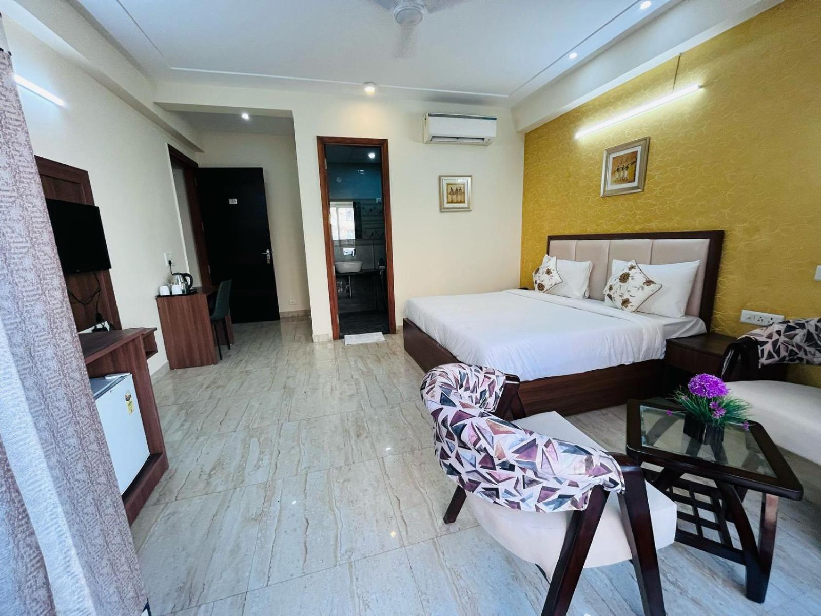 Hotel The Luxe 18 - Golf Course Road Gurgaon Exteriör bild