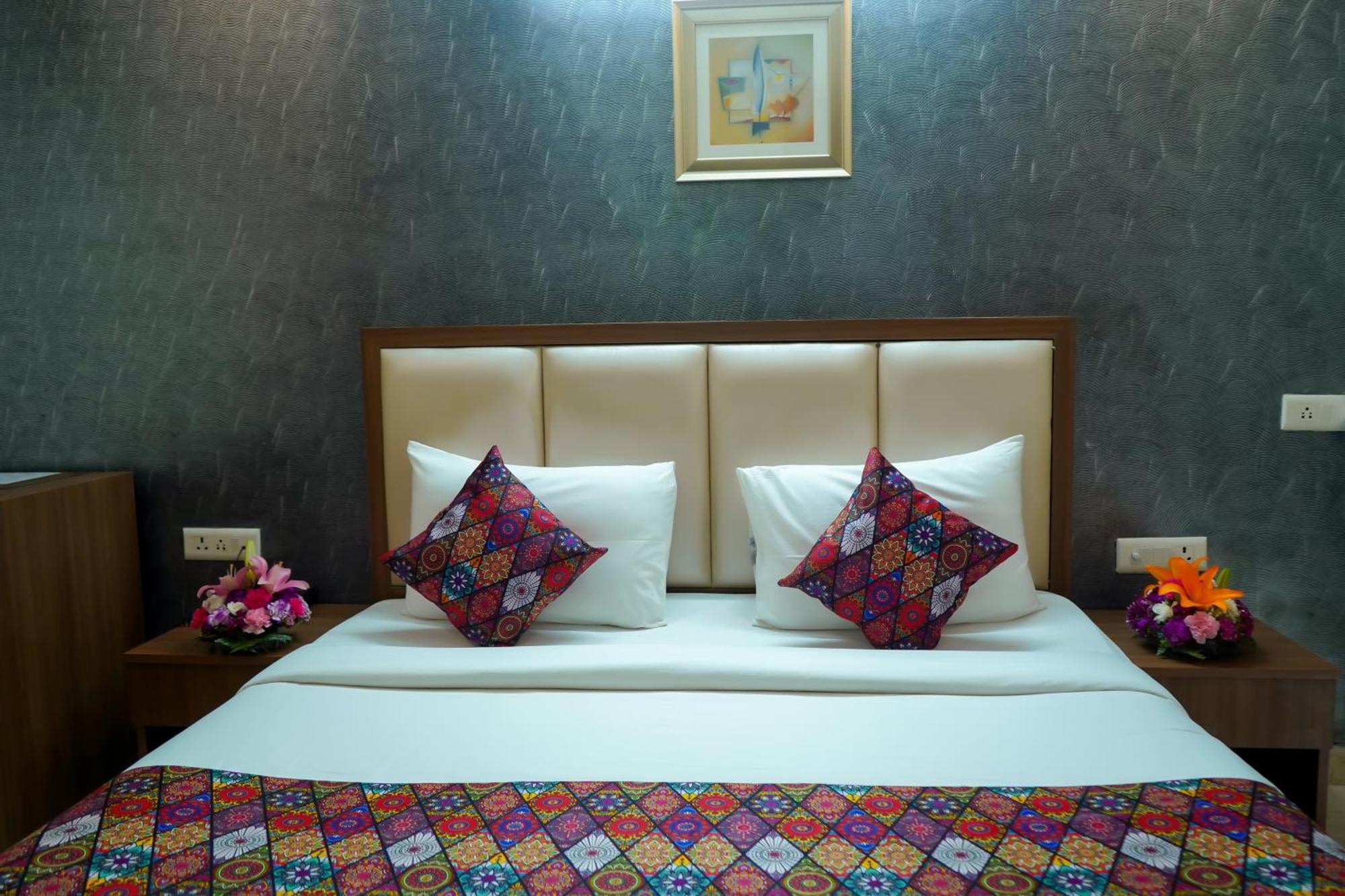Hotel The Luxe 18 - Golf Course Road Gurgaon Exteriör bild
