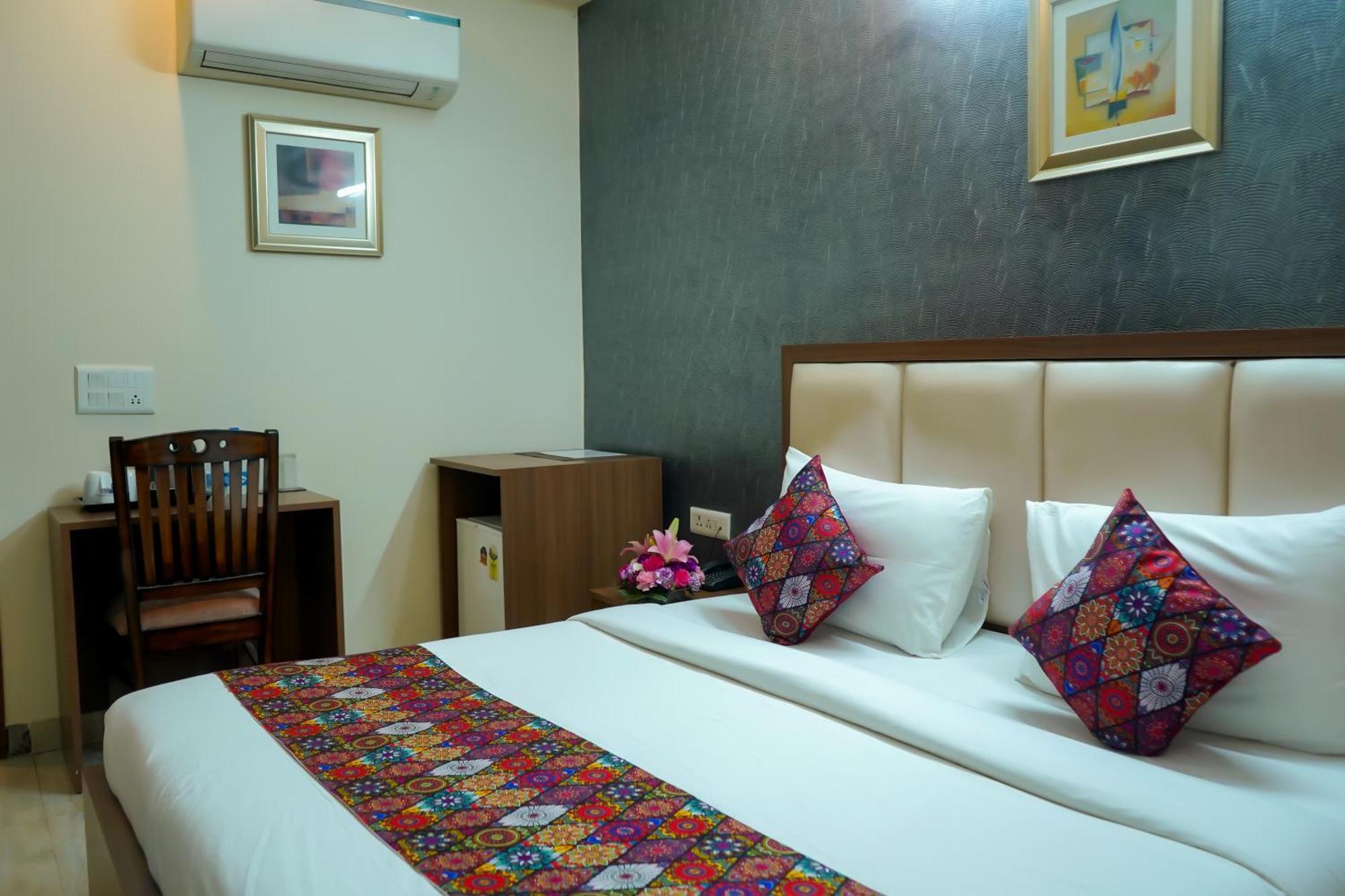 Hotel The Luxe 18 - Golf Course Road Gurgaon Exteriör bild
