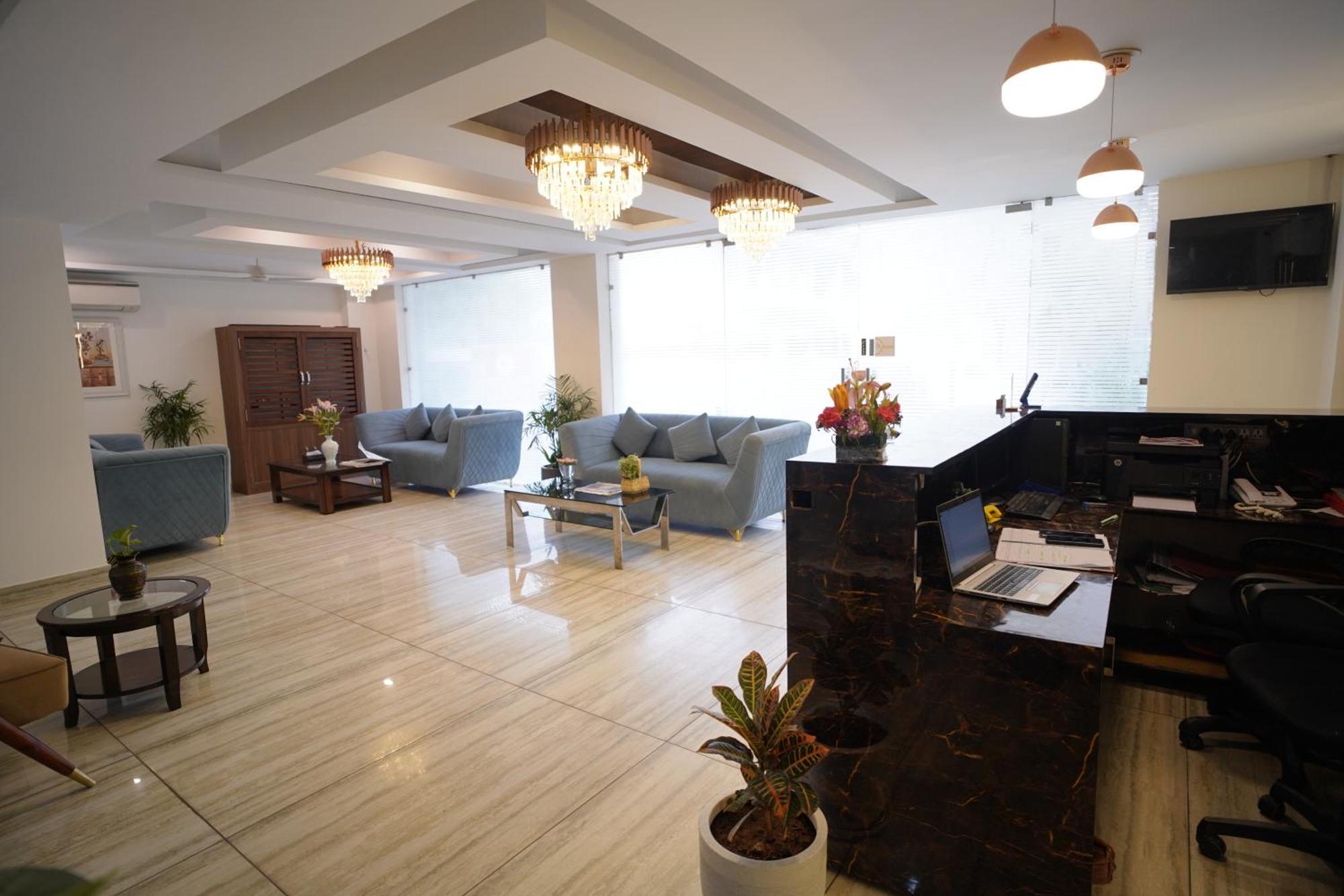 Hotel The Luxe 18 - Golf Course Road Gurgaon Exteriör bild